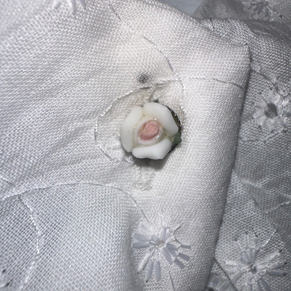 Mika Vero - Made in Italy - Jrs. Eyelet Blouse - 100% Cotton - Porcelain Buttons - Picture 6 of 6